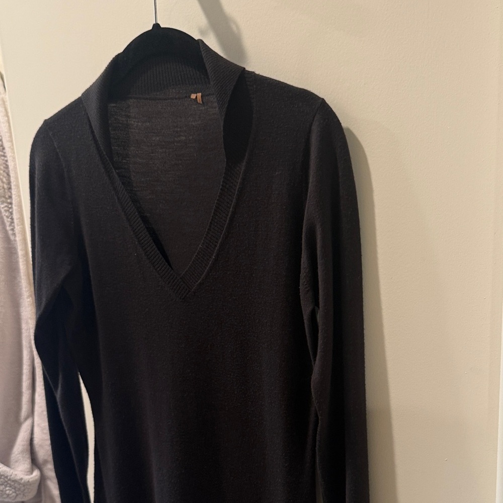 Brown extra fine merino wool V-Neck Sweater